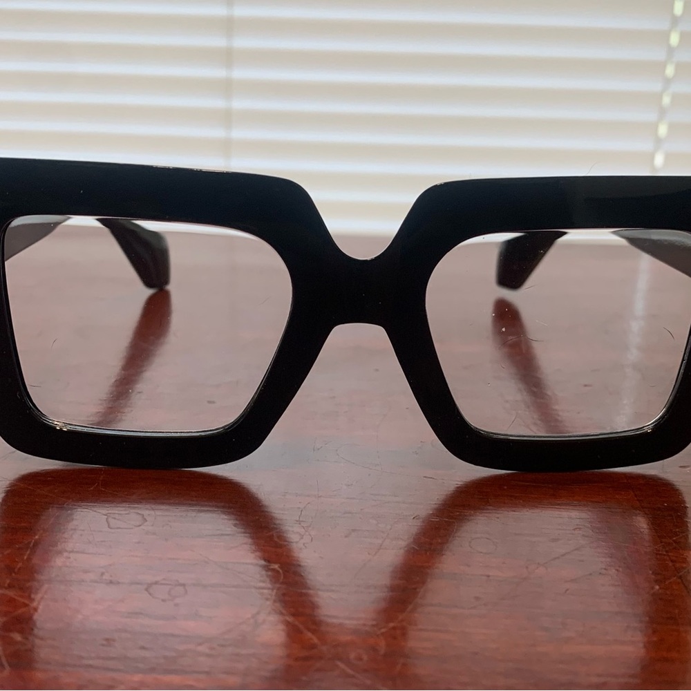 Unisex Stylish Black Square Glasses